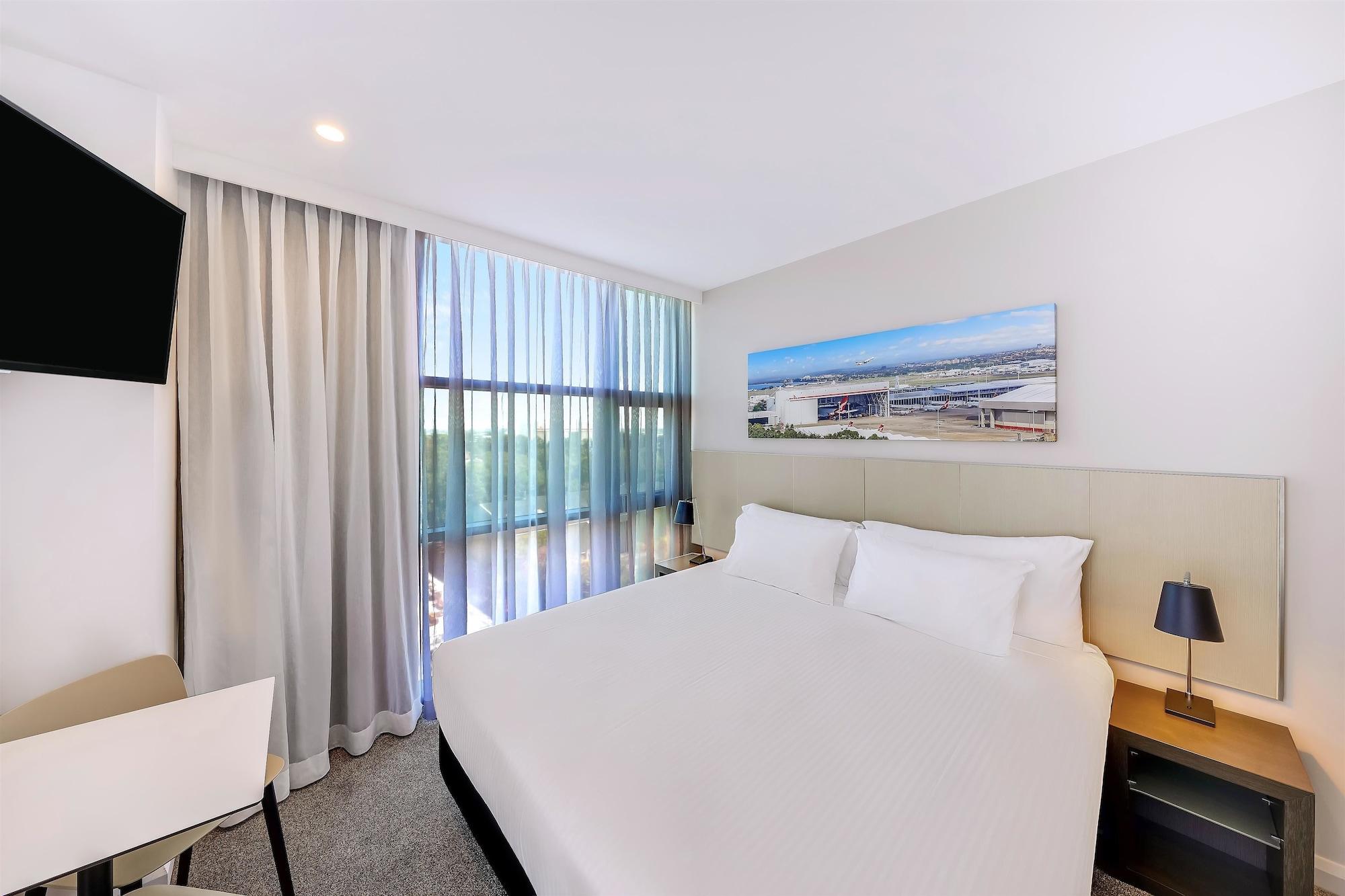 Travelodge Hotel Sydney Airport Εξωτερικό φωτογραφία "The view from my room at the airport"